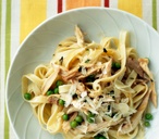 Tagliatelle with chicken, peas and Parmesan