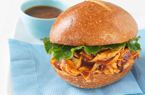 150884 marinated chicken with barbecue sauce sandwich THUMB