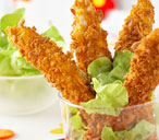 Long turkey nuggets with sauce