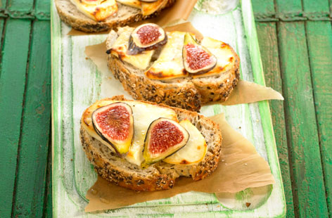 Goat's cheese and fig sandwich