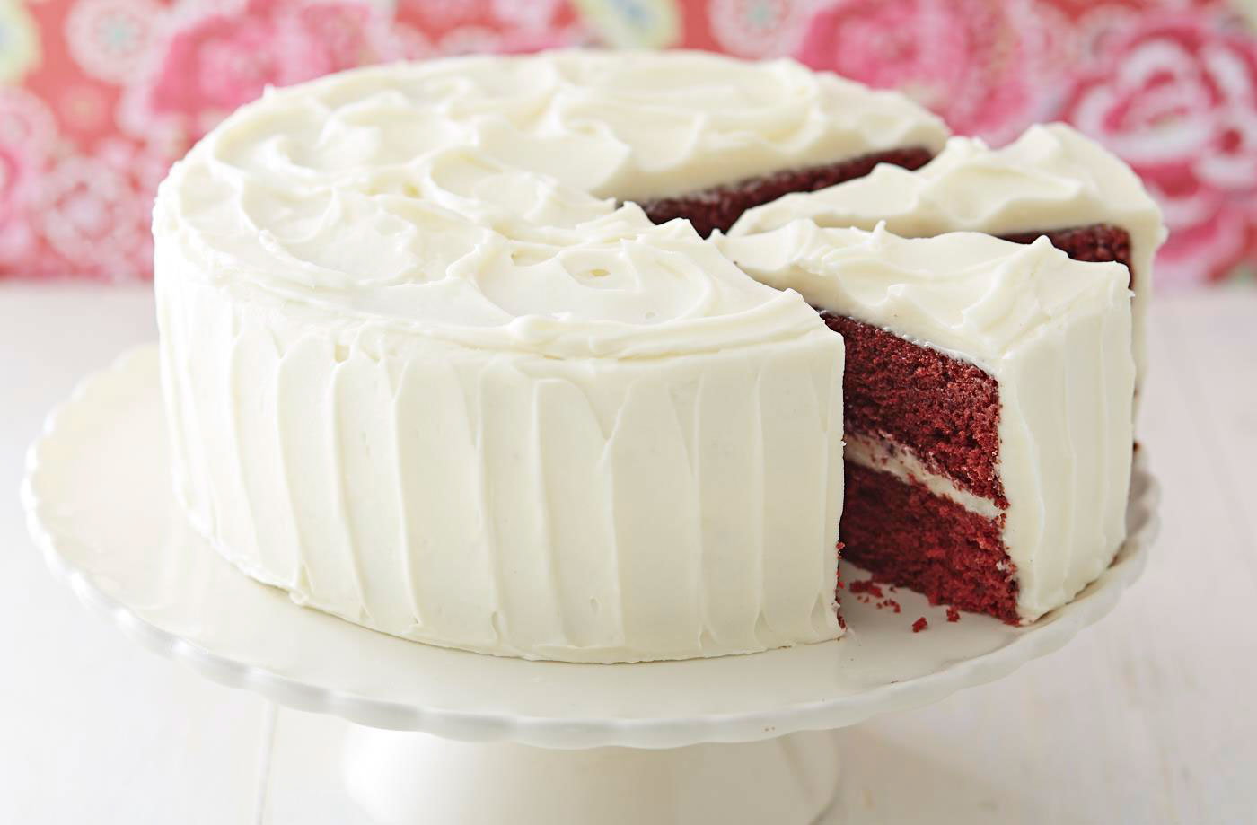 Ted Velvrt Cske Icing Red Velvet Cake With Buttercream Frosting