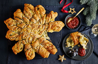 Pull-apart brie and garlic bread