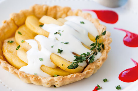 Camamelised apple and thyme tarlets with rasberry coulis THUMB