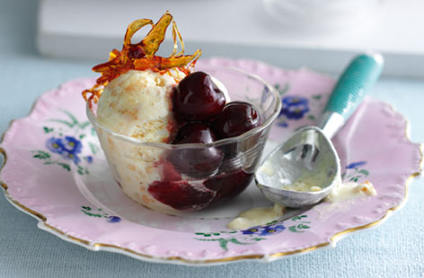 Cherries with amaretti semi freddo