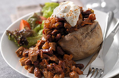 Chunky-chilli-baked-potatoHERO-e959888f-5328-45d6-a283-9949d3ff58a3-0-472x310.jpg