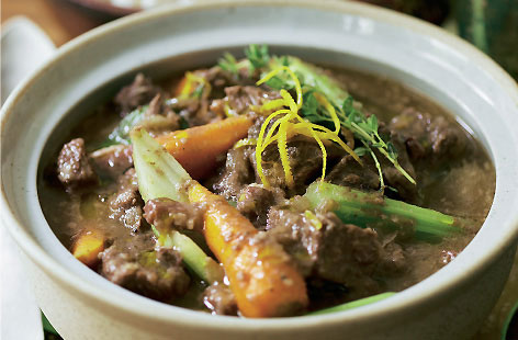 Daube of beef with oranges in Pinot Noir sauce hero 97511e0f 169c 4f67 9323 4c7d41a21140 0 472x310