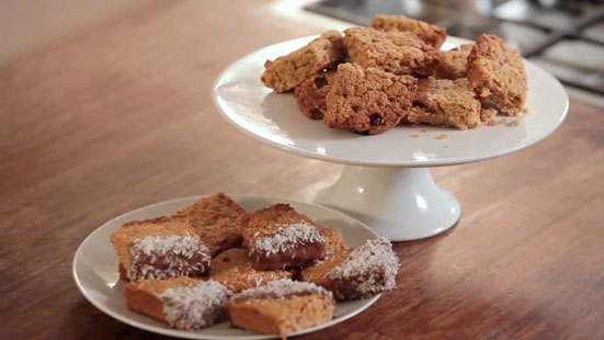 Easy Home Bake   Make Flapjacks with Valentine