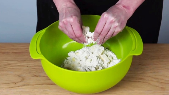 GBC crumbling butter and flour (h)