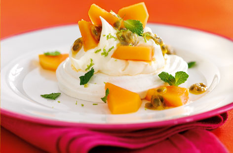 Meringues with papaya and lime THUMB