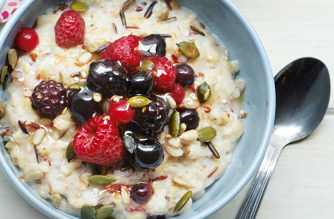 Seven-grain porridge with seeds and berries | Tesco Real Food