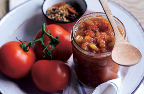 Spicy tomato and celery relish THUMB