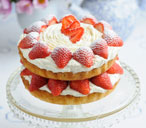 Sweet Eve strawberry Victoria Sponge (t)