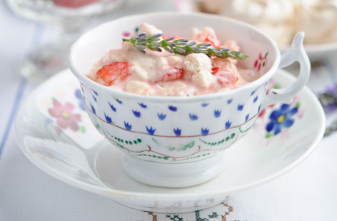 Sweet Eve strawberry and lavendar Eton Mess (t)