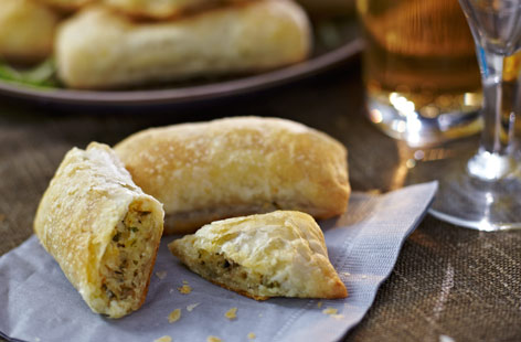 Cheesy vegetarian sausage rolls
