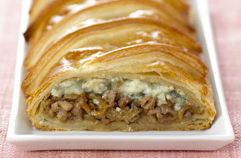 http://realfood.tesco.com/media/images/minced-meat-pie-HERO-278ee9a6-1162-4780-af3c-6fb1e9afade8-0-472x310.jpg