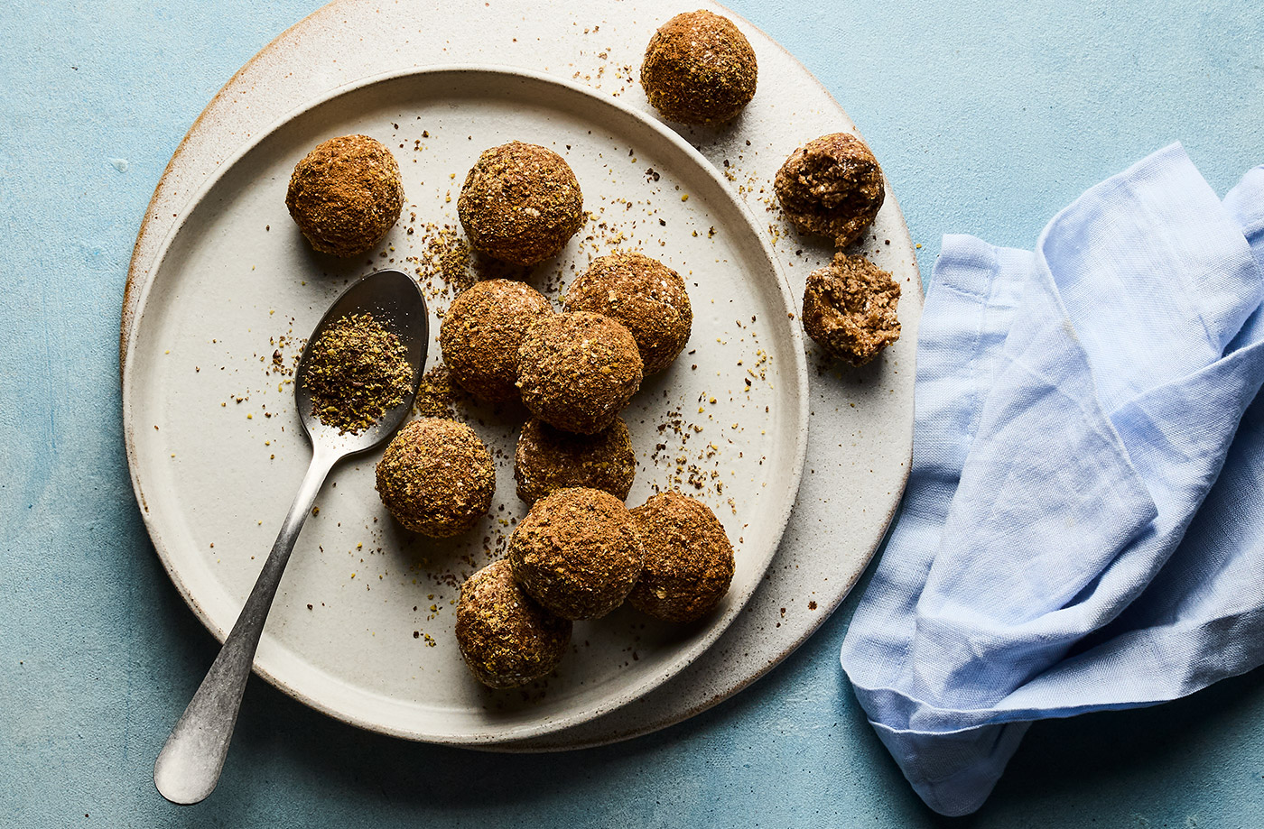 Banana bread energy balls recipe