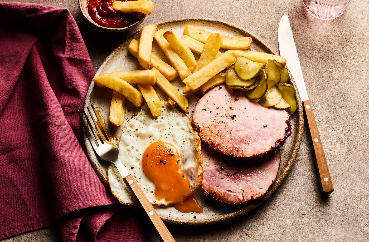 Smoky ham, egg and chips recipe