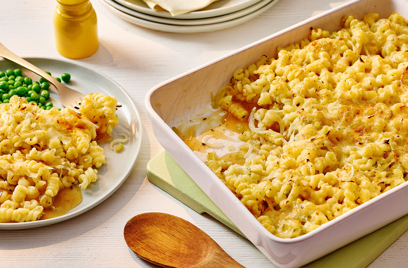 Caramelised ‘French onion soup’ one pot pasta recipe