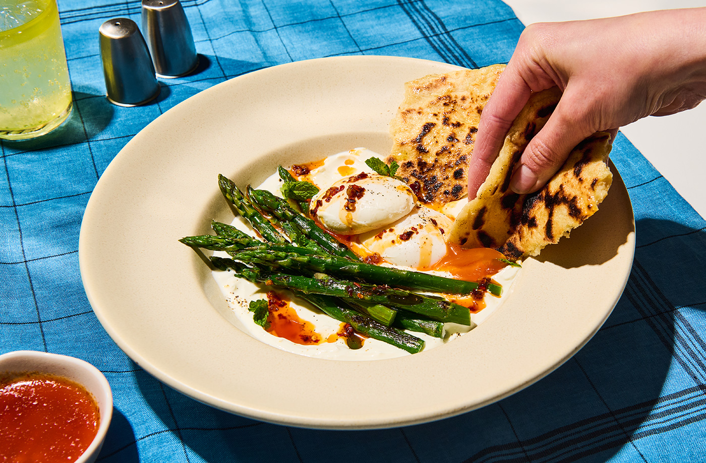 Turkish eggs with grilled asparagus recipe