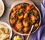 Dina's Chicken And Spinach Curry Recipe | Curry Recipes | Tesco Real Food