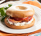 Bagel with cream cheese, bacon and tomato | Tesco Real Food