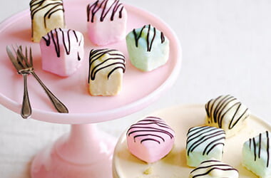 Fondant fancies