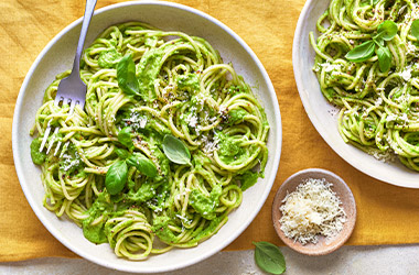 Green pesto spaghetti