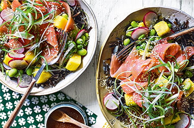 Hawaiian-style smoked salmon poké