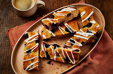 Lemon and blueberry cake bars