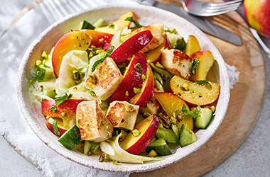 Nectarine and halloumi salad