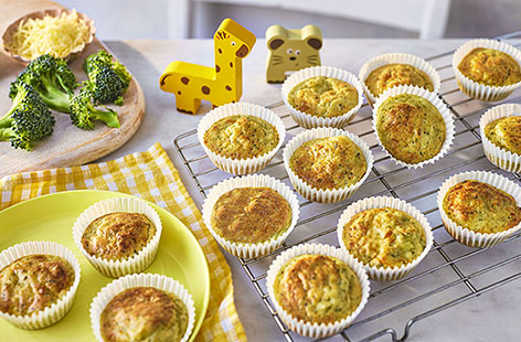 Cheesy broccoli muffins