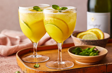 Known as “Valencia water”, this simple cocktail is a classic Spanish drink using fresh orange juice, sparkling wine, vodka and gin. As the name suggests, it comes from the Valencia region of Spain, and it’s the perfect summer cocktail, but you can enjoy it all year round. If you’re serving a crowd, fill glass pitchers and top with ice.