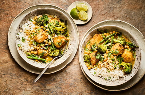 Maris Piper potatoes aren't just for roasties! This dreamy vegan curry stars this special variety of spud, with a creamy white flesh that holds its shape well when cooked in a curry. Our super-easy recipe uses a jar of Massaman curry paste and a tin of coconut milk for signature Thai-style rich and fragrant flavours. One to try for your next curry night in!