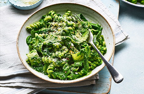 
Did you know that different pasta shapes suit different types of pasta sauce and fillings? From spaghetti and penne, to rigatoni and conchiglie, try our easy pasta recipes to learn how to pair your shapes and sauces, while making a delicious dinner. With so many pasta dishes we've got you covered for speedy midweek meals, comforting weekend feasts and kid-friendly teas. Give our pasta recipes a go!