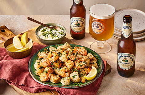 What do you do when you just want something to tide you - or the kids - over until dinner? Or when you need a quick nibble or two for friends have dropped by for a visit? Snacks are the answer! We've got lots of ideas for snacks - salty, sweet and savoury - that make snack time delicious and fun. Tuck into this amazing collection of easy snack recipes now.