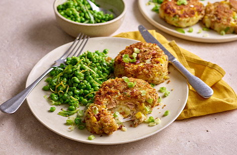 Homemade fishcakes always feel like a treat and this recipe is no exception. Healthy, freezable and budget-friendly, this one will soon become your new family favourite!