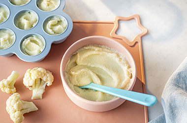 Cauliflower purée and finger food