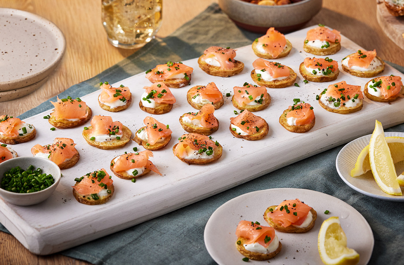 Crispy potato with soured cream​ and smoked salmon recipe