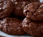 Chocolate, pistachio and cardamom cookies | Tesco Real Food